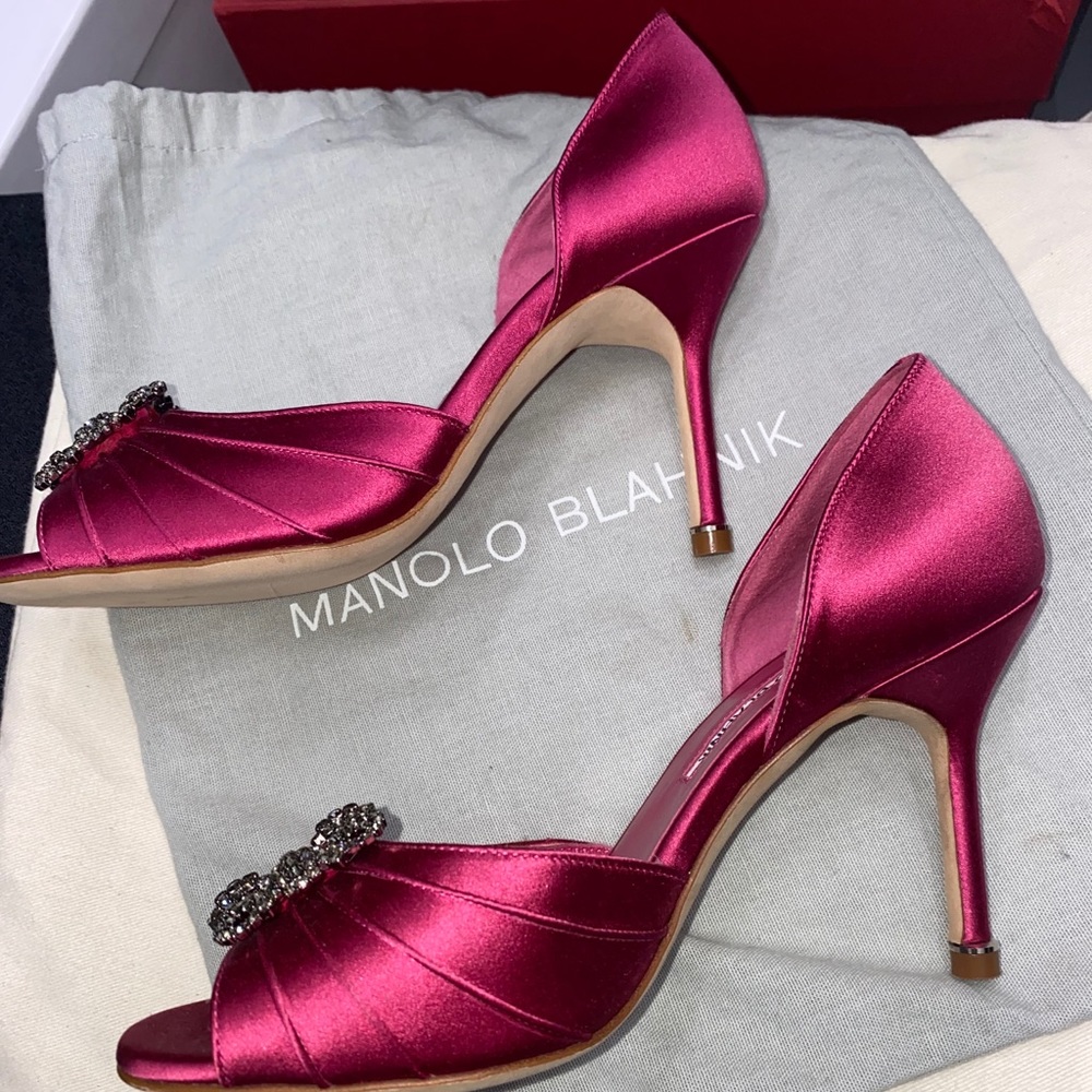 Manolo Blahnik Hangisi Satin D'Orsay pump - Picture 4 of 10
